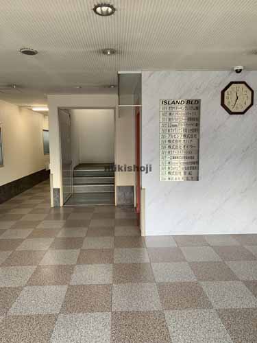 アイランドビル エントランス1