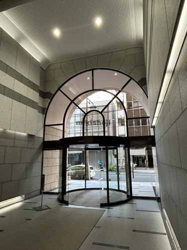 一番町のあいおいニッセイ同和損保仙台一番町ビル エントランス2