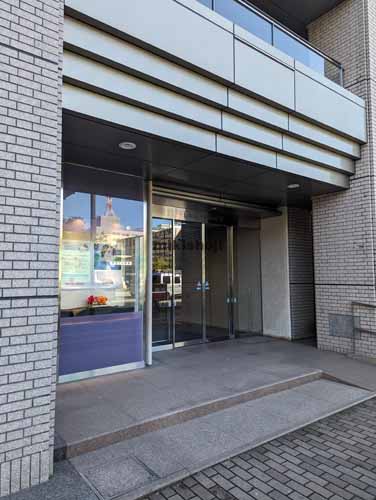 青森フコク生命ビル エントランス2