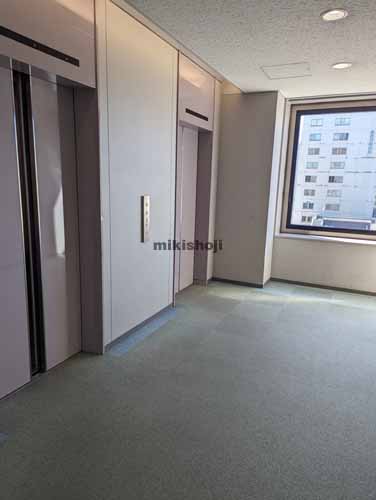 青森フコク生命ビル エレベーターホール4