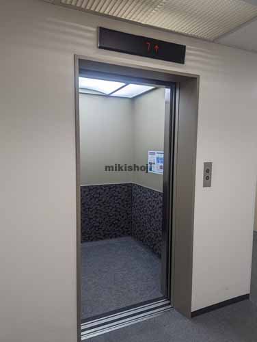仙台日興ビル エレベーターホール2