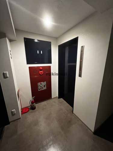 新横浜磯栄ビル エレベーターホール1