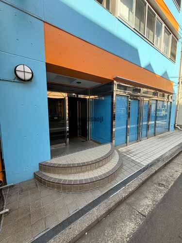 髭内ビル エントランス2