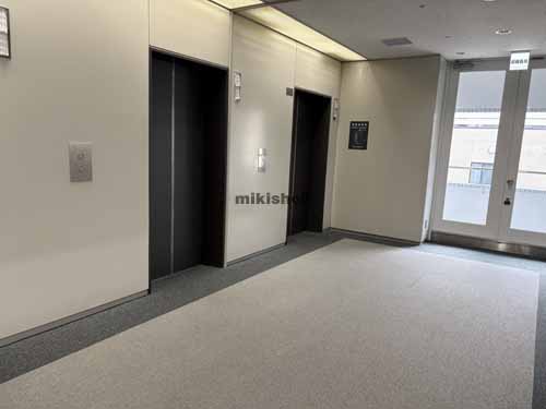 新横浜の新横浜第二センタービル エレベーターホール1