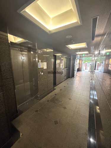 横浜サンライズビル エレベーターホール1