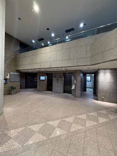 ヘリオス関内ビル エントランス2