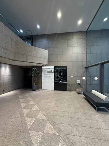 ヘリオス関内ビル エントランス3