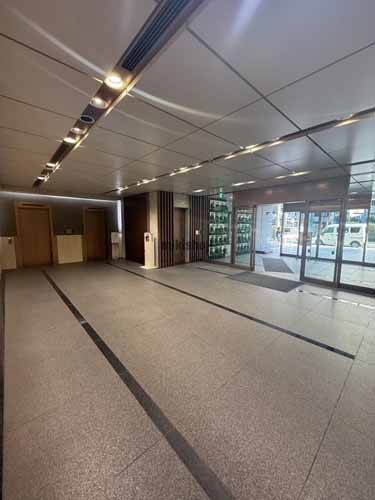 横浜ウエストサイドビル エントランス1