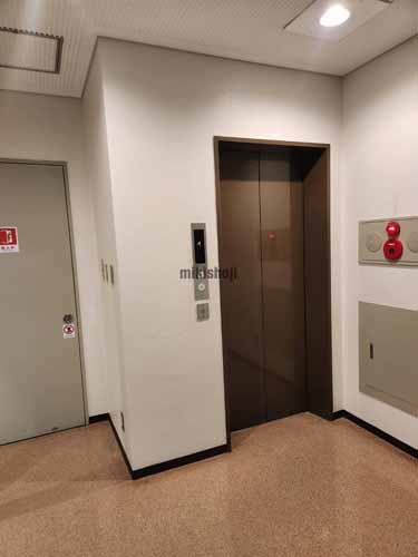 ポーラ元町ビル エレベーターホール1