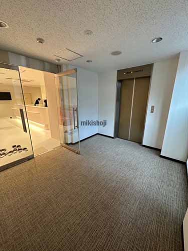 水信ビル エレベーターホール1