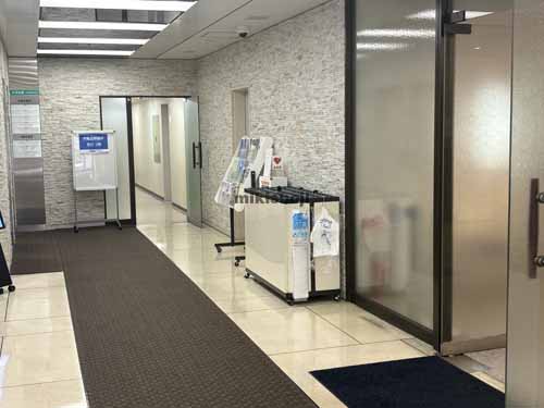 一般財団法人神奈川県中小企業共済会館 エントランス2