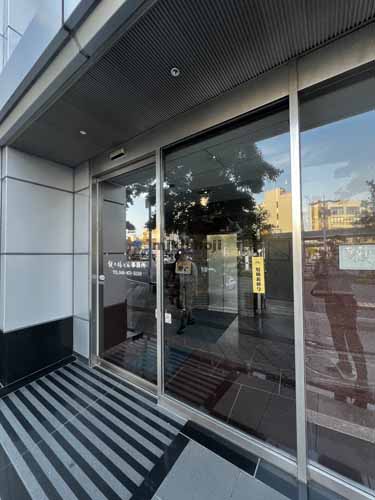 銀の塔ビル エントランス1