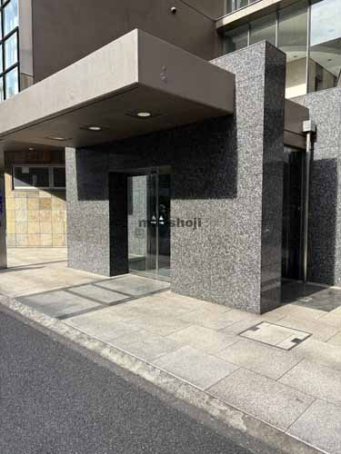 清康社ビル エントランス1