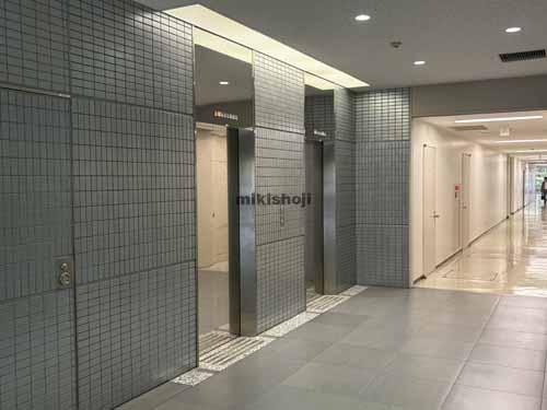 港北住倉ビルディング エレベーターホール1