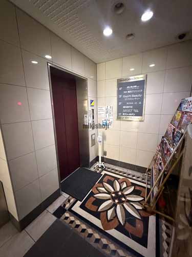 ＬＥ　ＶＥＮＴ　ＢＬＵＥ　ＢＬＤＧ． エレベーターホール1