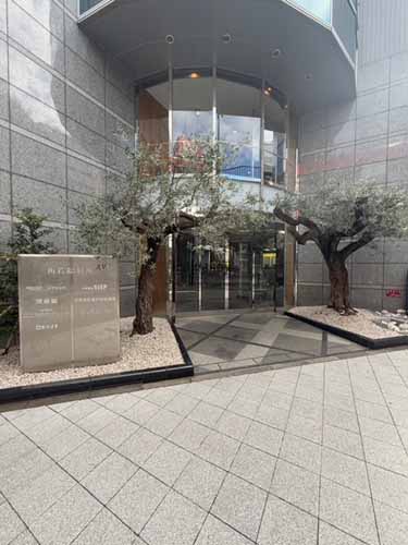 角若松ビル エントランス1