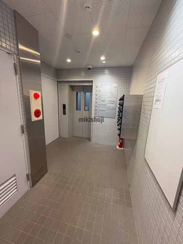 アイシスプラザⅢ エレベーターホール1