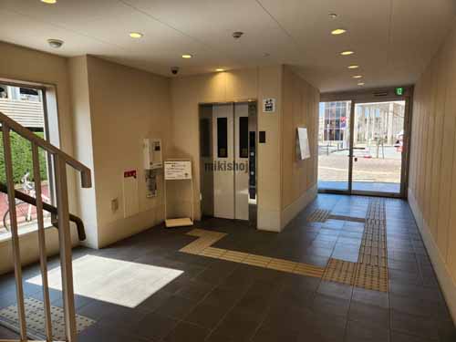 小田急開成駅前ビル エレベーターホール1