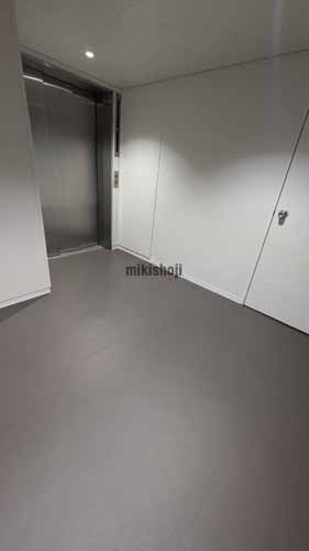 東海ビルディング エレベーターホール2