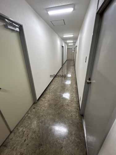 名駅ユタカビル エレベーターホール1