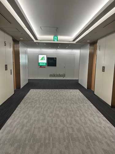 桜通豊田ビル エレベーターホール1