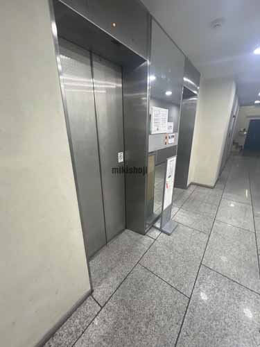 名古屋有楽ビル エレベーターホール1