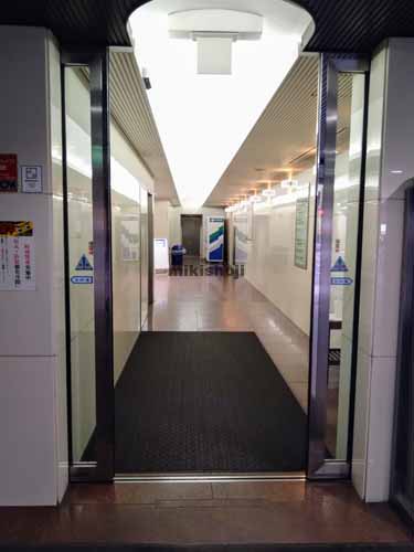 丸の内・錦の明治安田生命名古屋錦ビル エントランス3