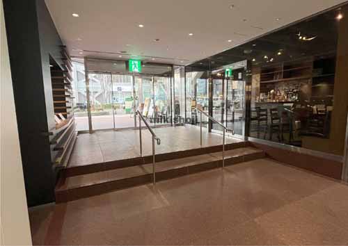 日土地名古屋ビル エントランス3