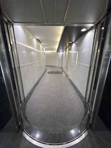 三同ビル錦 エントランス1