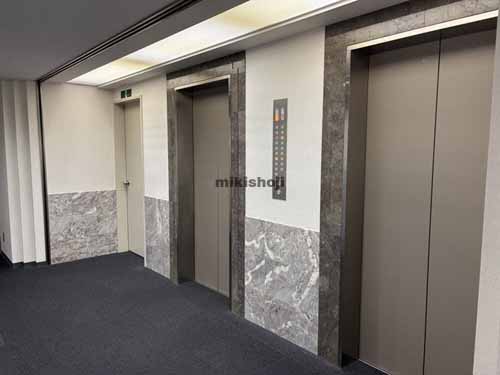 久屋パークビル エレベーターホール1