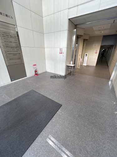 名古屋三蔵ビル エントランス1