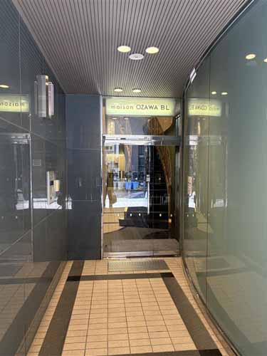 栄のメーゾンオザワビル エントランス2