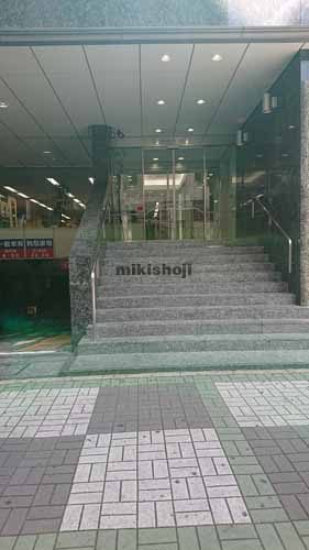 栄の伊勢町平和ビル エントランス1