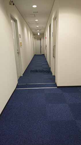 栄の伊勢町平和ビル エレベーターホール2