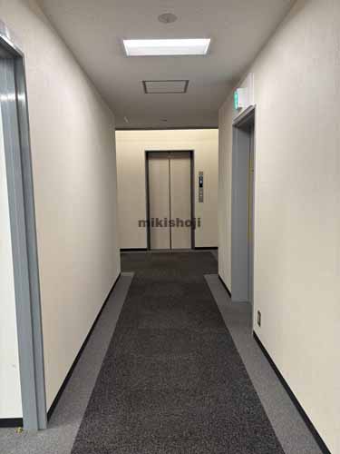 四日市市全域の四日市ＭＮビル エレベーターホール2