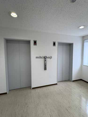 一宮市全域の朝日生命一宮ビル エレベーターホール1