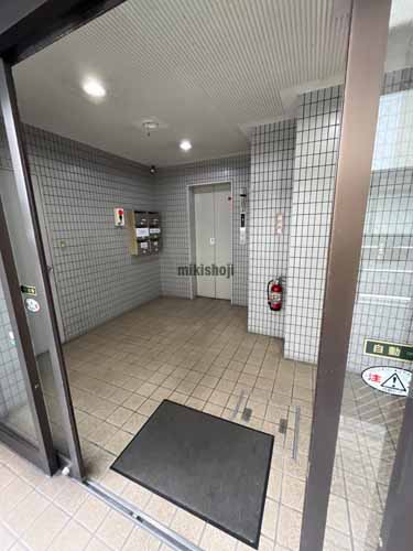 伊原ビル エントランス1