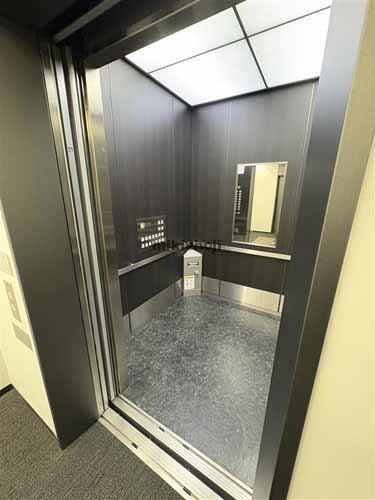 濃飛ニッセイビル エレベーターホール1