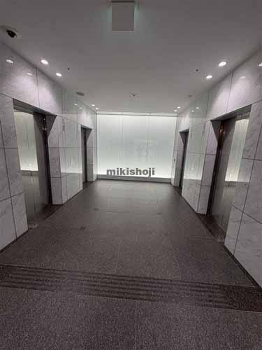 濃飛ニッセイビル エレベーターホール2
