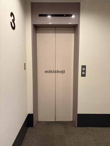 山本屋本店栄ビル エレベーターホール1