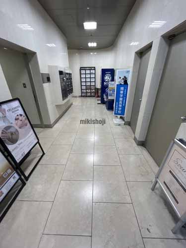 名駅前みどりビル エントランス1