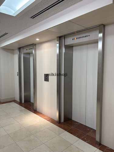東進名駅ビル エレベーターホール1