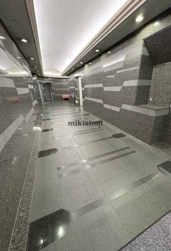 静銀・あいち銀静岡駅南ビル エントランス1
