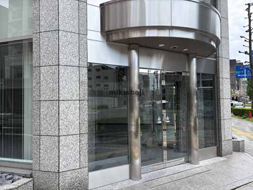 岐阜市全域のフロンティア丸杉ビル エントランス3