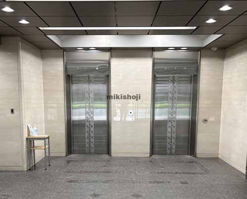 岐阜市全域のフロンティア丸杉ビル エレベーターホール2