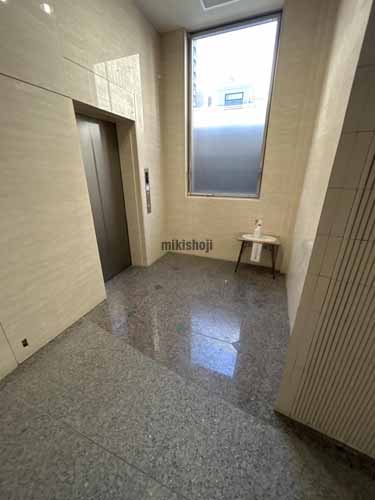 名古屋岡本ビル エレベーターホール1