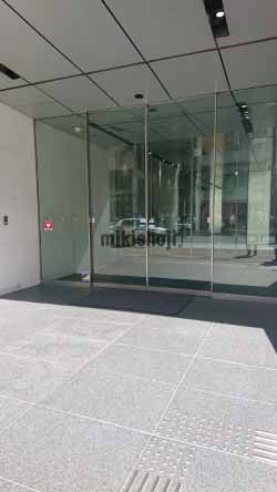 名古屋証券取引所ビル エントランス1