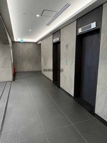 名駅・那古野の愛三ビル エレベーターホール2