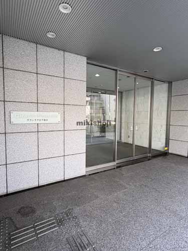 グランスクエア新栄 エントランス2