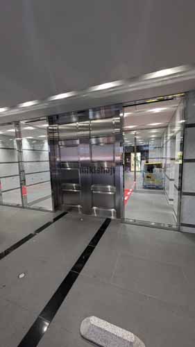 ＴＯＳＨＩＮ ＨＯＮＭＡＣＨI ビル エントランス1